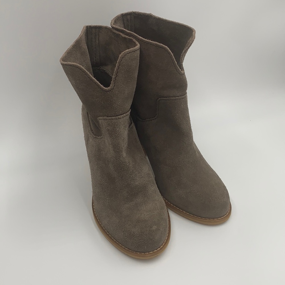 Splendid Heeled Boots - Picture 3 of 16